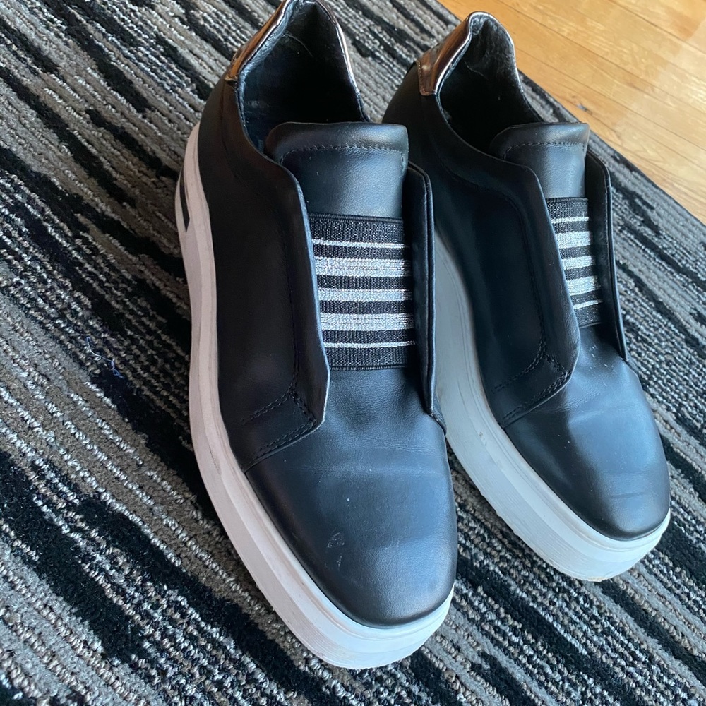 Geneve Shoe Slip on Platfrom Sneakers
